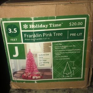 Franklin Pink Christmas Tree (3’5”)